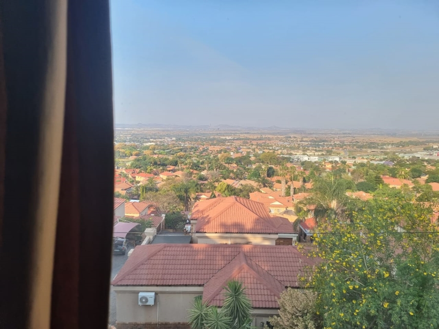 3 Bedroom Property for Sale in Safari Gardens North West